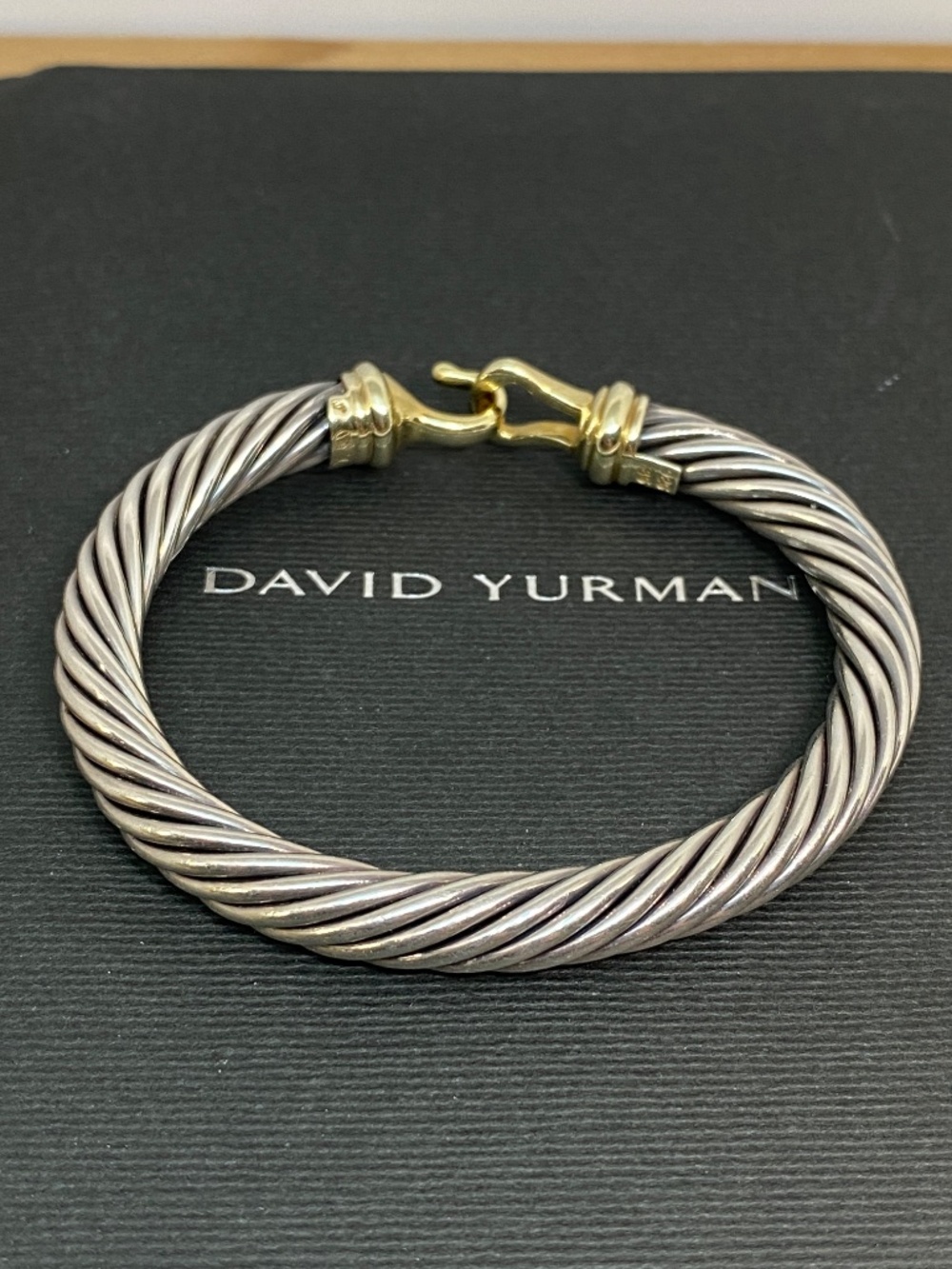 David Yurman Classic cable Buckle Bracelet 14K Gold Medium MSRP $2300 - Picture 4 of 11